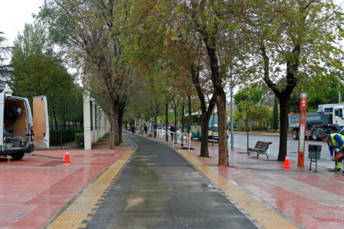 El Ayuntamiento de Móstoles ha rehabilitado el recorrido, añadiendo además tres aparcamientos para bicicletas y un panel informativo
