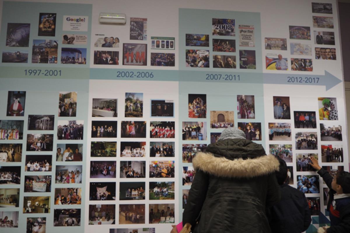 Se han expuesto fotografías de todas las actividades que se han realizado desde 1992