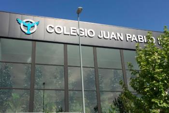 Tras la publicación de una circular que presenta las diferencias en la vestimenta entre profesores y profesoras