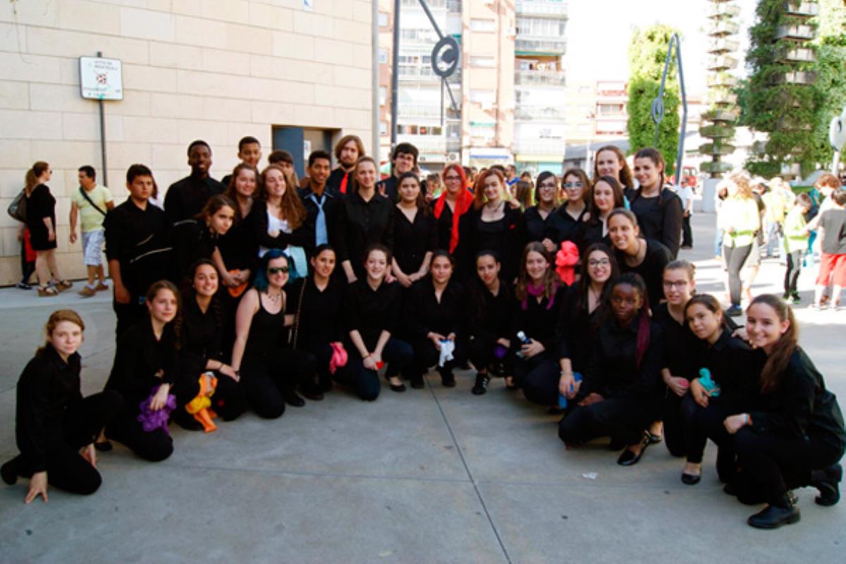 La formación está dirigida por Ignacio Delgado, profesor de música de la institución