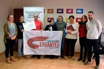 Entregó un cheque por valor de 420 euros con motivo del I Cross Aniversario Alcalá Patrimonio Mundial