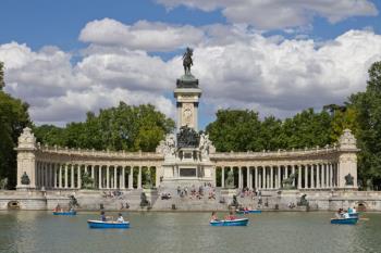 El parque estrena 33 nuevas embarcaciones, dos de ellas adaptadas