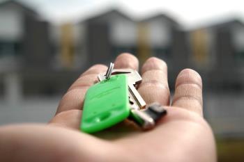 El portavoz, Ángel González Bascuñana, pide que la oferta se limite a familias con determinados ingresos