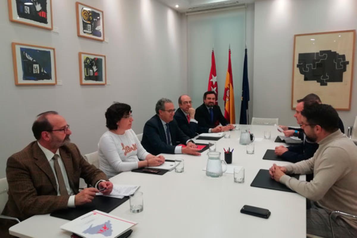 Gobierno autonómico y local discuten “actuaciones necesarias” referidas a Educación y Mantenimiento