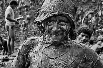 La exposición fotográfica de Sebastián Salgado se puede visitar en el CEART hasta el 9 de febrero