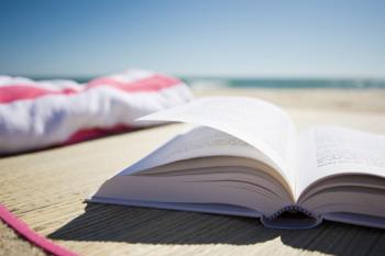 Los usuarios pueden llevarse de cualquiera de las 4 mediatecas todo lo que les apetezca hasta septiembre