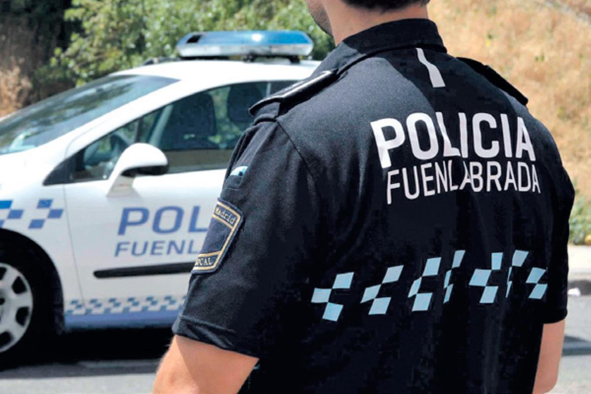 La Policía Local de Fuenlabrada revisa los autobuses de la ciudad