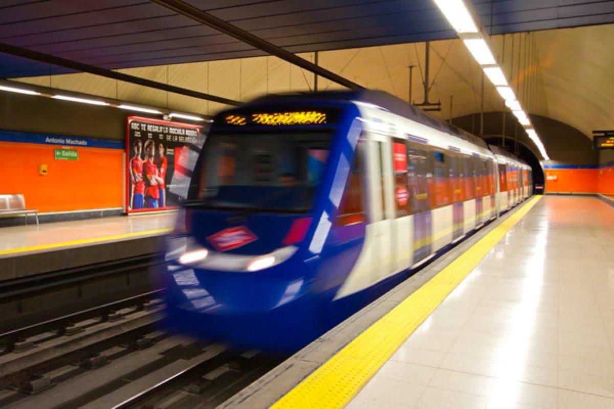 Varias líneas de metro y de autobuses de la EMT reforzarán sus servicios