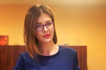 Lo ha hecho oficial en el registro del ayuntamiento, un día después de que la alcaldesa cesara a su hermana, Laura Posse