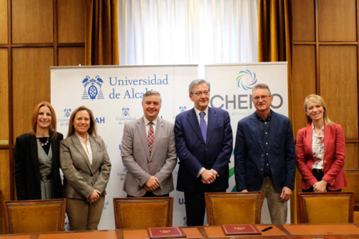 La UAH y Química Sintética han firmado un convenio de colaboraición