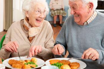El Ayuntamiento ha puesto en marcha el programa de comidas a domicilio para mayores, dependientes y personas con discapacidad