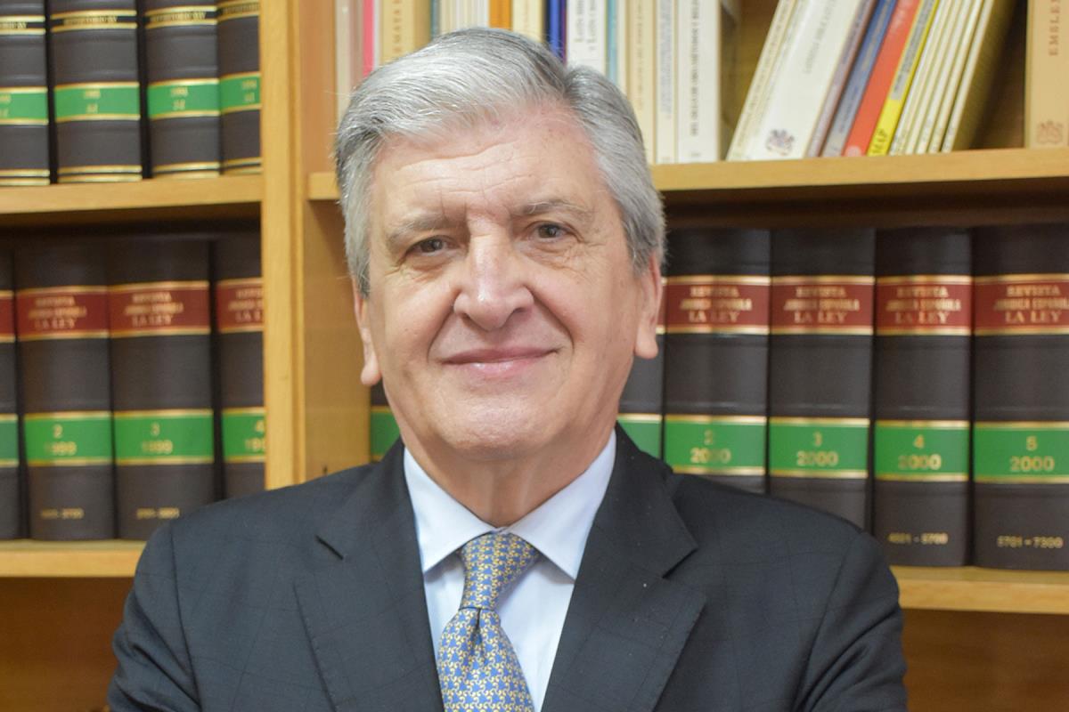 El consistorio ha iniciado los trámites para otorgar la condecoración al consejero delegado de Asisa