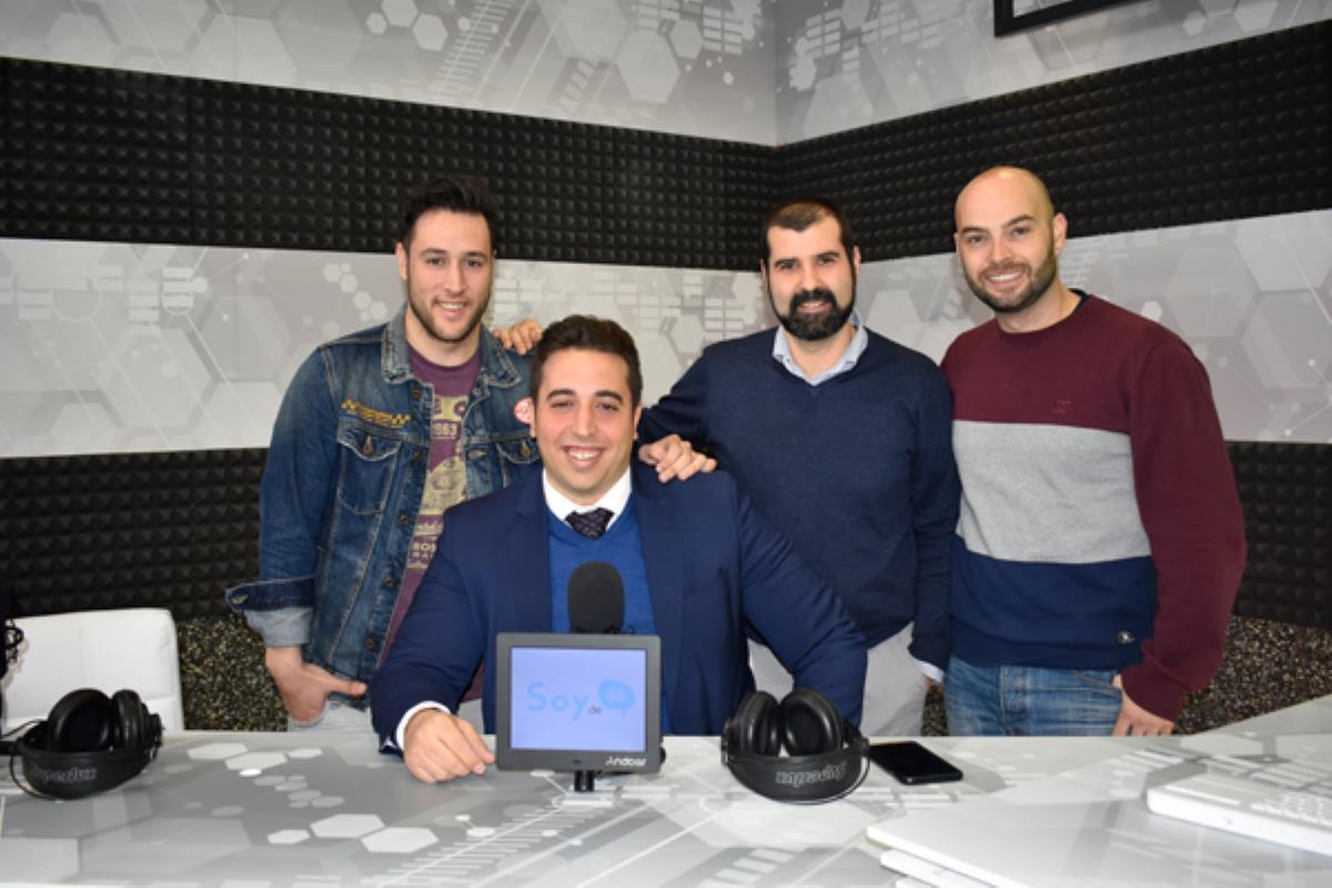 El presidente del C.F. Fuenlabrada, Jonathan Praena, visitó los estudios de Soyde
