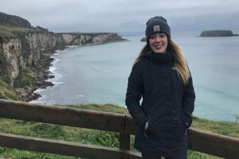 En diciembre nos desplazamos hasta Belfast, una ciudad en Irlanda del norte, de la mano de Nuria Rodríguez Franco, de 25 años de edad, que se encuentra trabajando y estudiando inglés