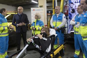 Este nuevo dispositivo de seguridad infantil permite a las mamás llevar a su bebé sobre su pecho perfectamente anclado y protegido