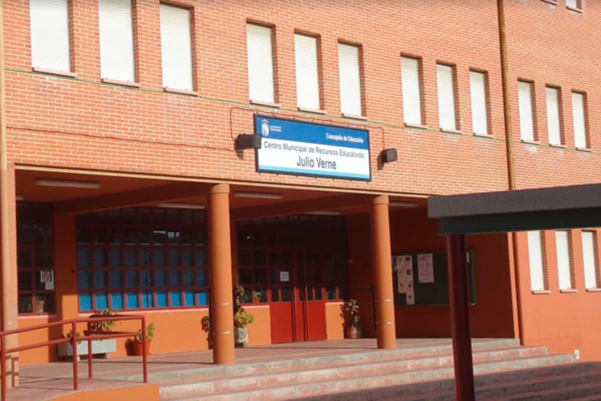 Hablamos con José Manuel Simancas, Presidente de FAPA Fuenlabrada, y con Isidoro Ortega, edil de Educación, sobre la falta de profesores en los centros educativos al inicio del curso