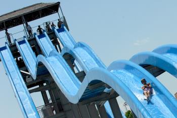 Si eres de Torrejón, contarás con un descuento especial para asistir al parque acuático y otros muchos más espacios de ocio