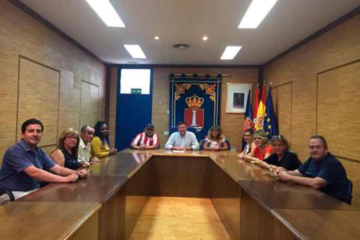 El alcalde de Humanes de Madrid, José Antonio Sánchez, ha felicitado y agradecido el esfuerzo a los 20 contratados
