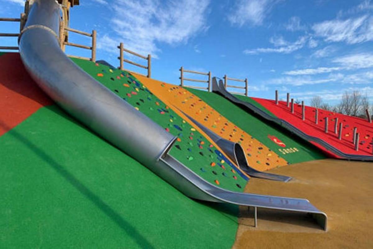 Las obran estaban enfocadas en reforzar la seguridad instalando suelo de caucho