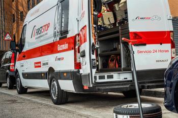 Con su iniciativa “First Stop Ayuda a los que Ayudan” pone a disposición un servicio para pinchazos de vehículos de emergencia las 24 horas del día