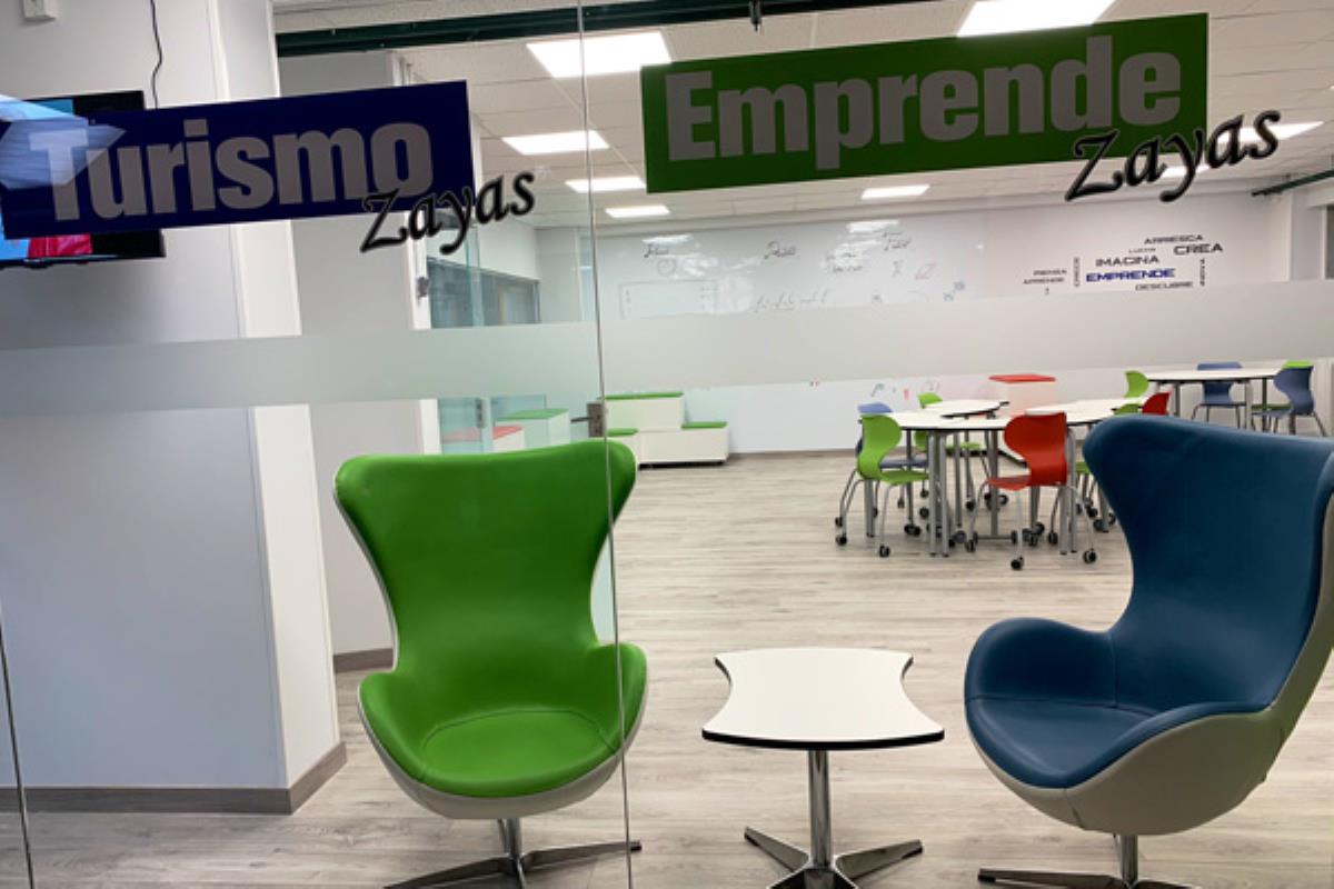 PSOE denuncia que se le ocultó la invitación a la inauguración del Aula de Emprendimiento en el Instituto María de Zayas