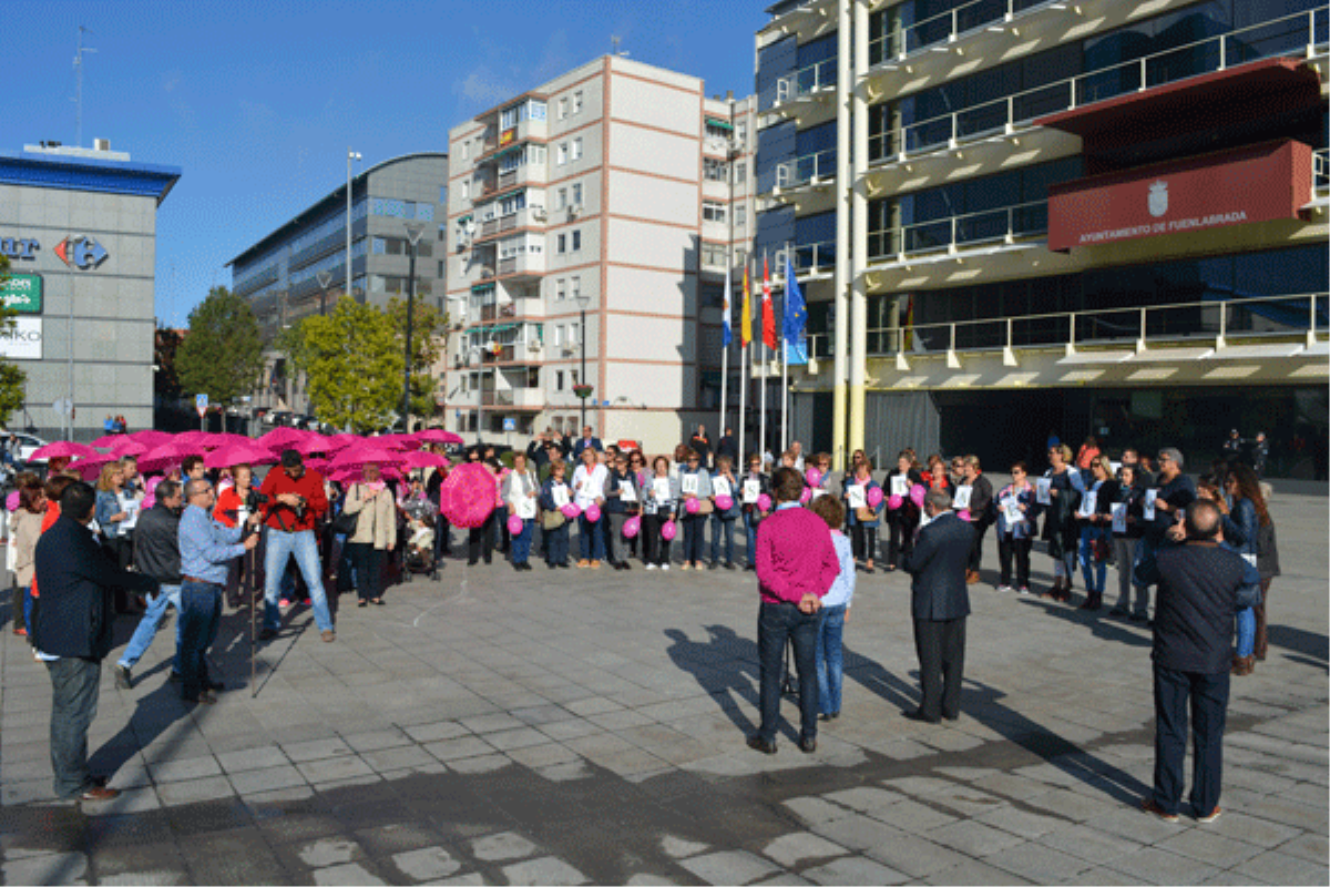 La ciudad ha celebrado un acto simbólico en la Plaza de la Constitución, a las 11:00 horas