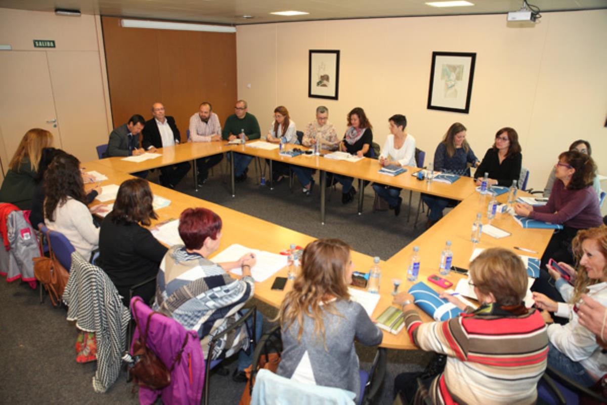 Manuel Robles ha firmado un acuerdo con las escuelas infantiles y casas de niños para conceder becas a niños de 0 a 3 años
