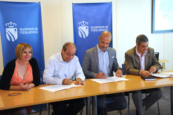 A través de convenios con CEAR y Cruz Roja para la acogida de estas familias, que huyen de situaciones de conflicto en sus países