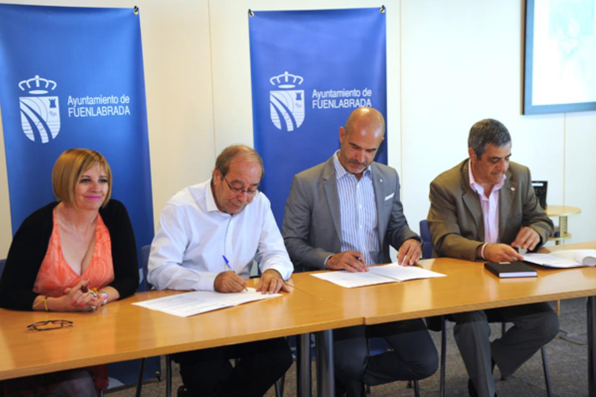 A través de convenios con CEAR y Cruz Roja para la acogida de estas familias, que huyen de situaciones de conflicto en sus países