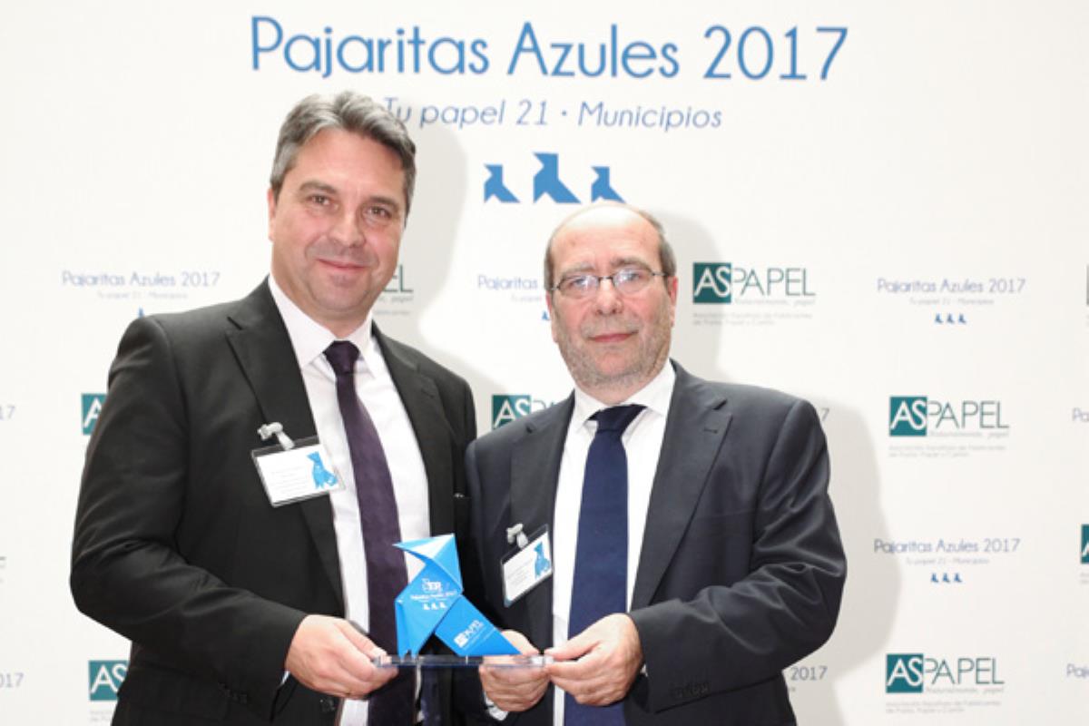 El premio de ASPAPEL reconoce el trabajo de colaboración que sus ciudadanos realizan recogiendo papel y cartón