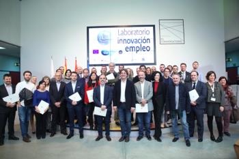 Hoy el alcalde, Javier Ayala ha firmado los convenios necesarios con las empresas