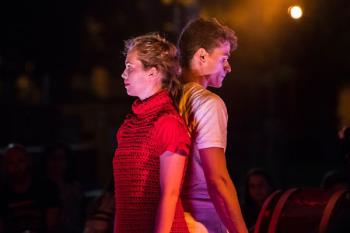 El espectáculo Rojo Estándar y el homenaje a Charles Chaplin de "Los poetas van al cine" son los platos fuertes