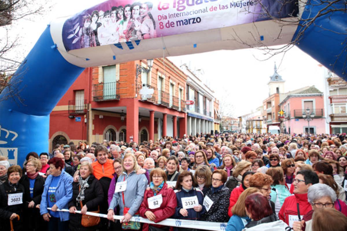 Tras la marcha por la igualdad se celebró una concentración con motivo de los paros convocados