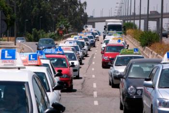  Ante el incremento, en los últimos años, de vehículos de otros municipios que realizan sus prácticas en Loranca