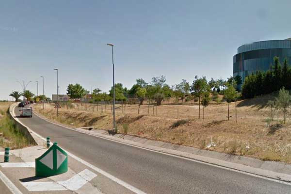 La localidad ha trasladado su petición a la Consejera de Transportes durante una reunión