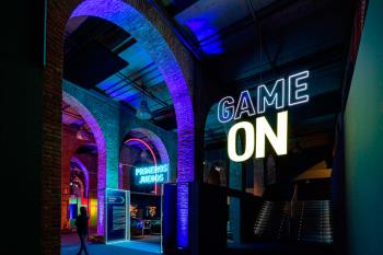 La exposición, que va de 1972 a 2020, llega a Madrid con más de 150 juegos jugables