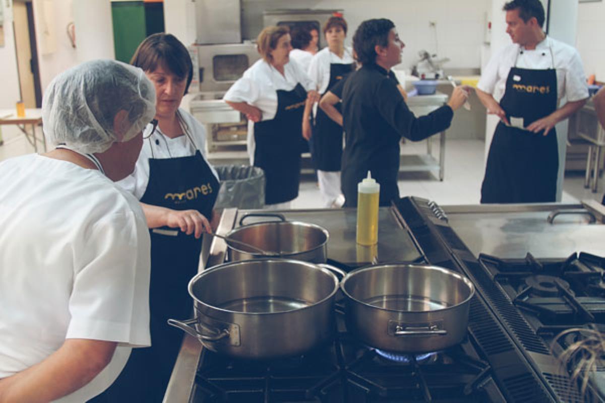 La primera cocina incubadora de la capital ha abierto sus puertas amparada bajo el proyecto ‘MARES’