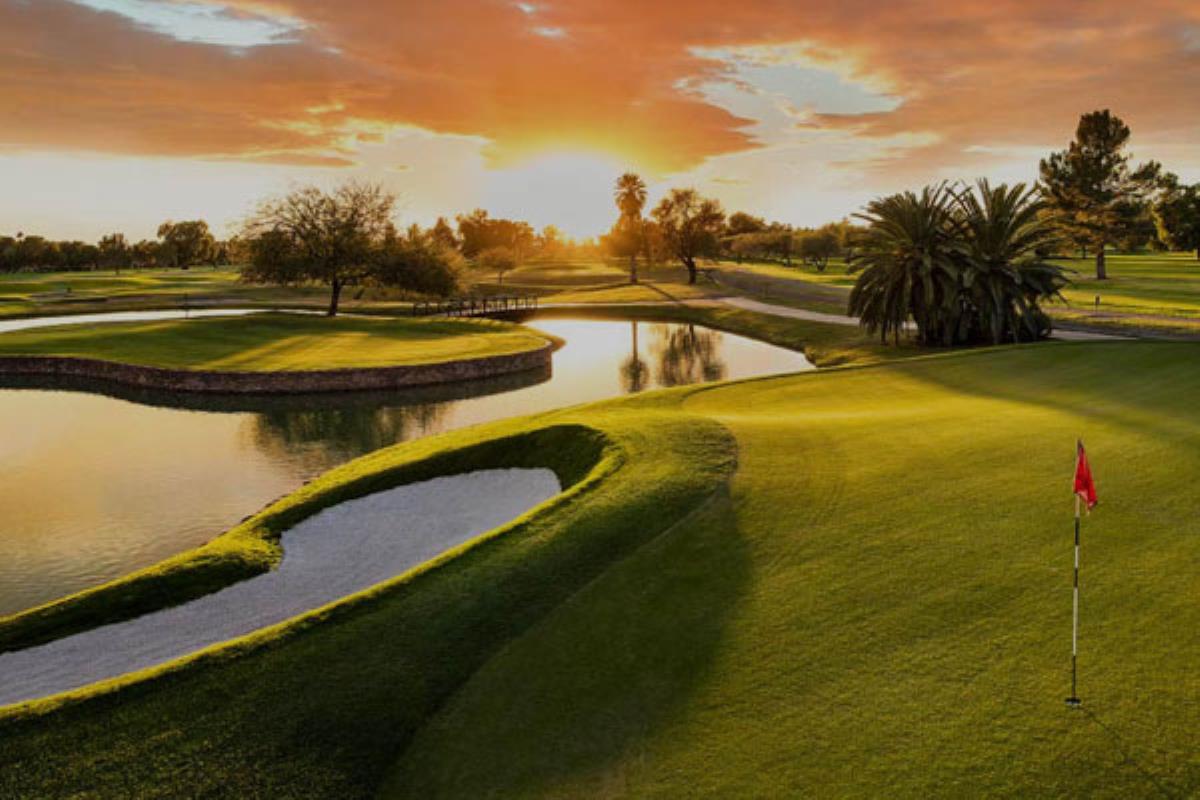 El consistorio ha aprobado la modificación de crédito para asumir el monto en concepto del campo de golf