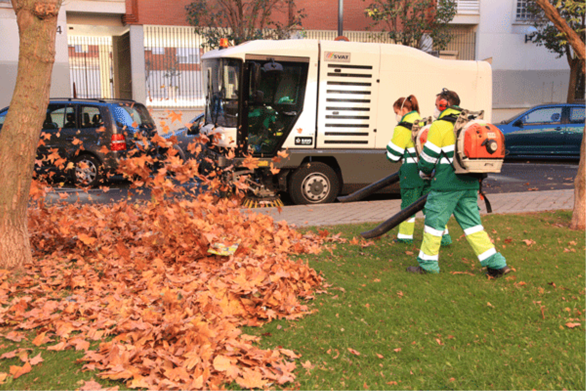 El servicio contará con dos nuevas máquinas barredoras cuatro veces más grandes que las que se utilizan actualmente