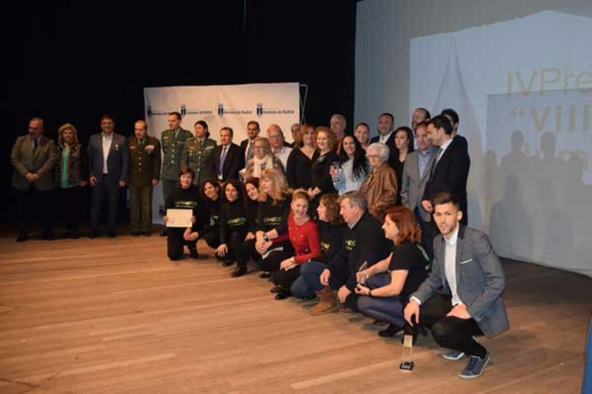 El alcalde de Humanes recibió la medalla "Víctimas del Terrorismo" por su apoyo a las víctimas y familias