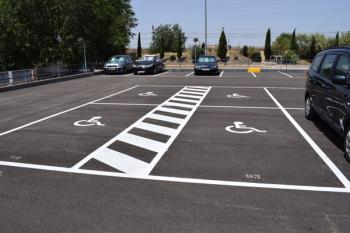 Este sita en la Calle Jacinto Benavente 