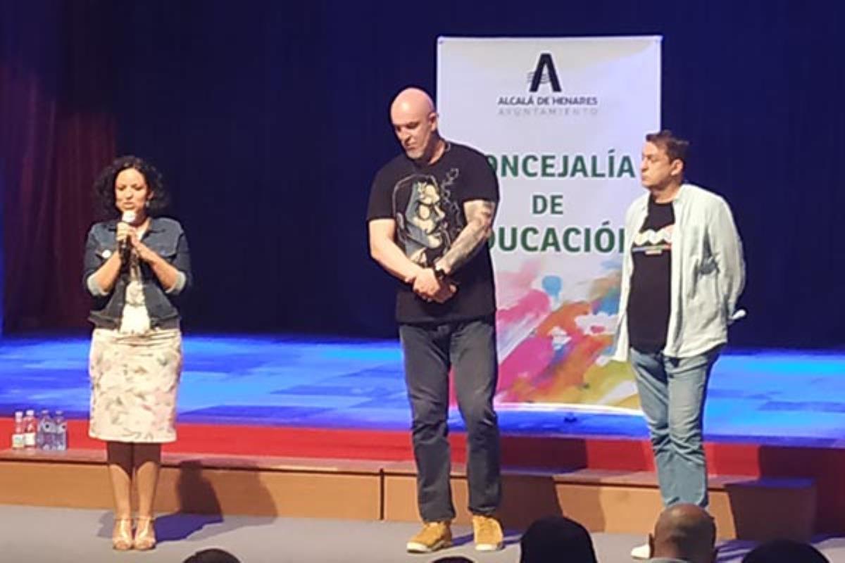 Ayuntamiento, Asociación NACE y el AMPA del IES Antonio Machado organizaron la charla