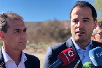 El candidato de Ciudadanos a la presidencia de la Comunidad de Madrid, Ignacio Aguado, ha avanzado su compromiso durante su visita al vertedero de Alcalá