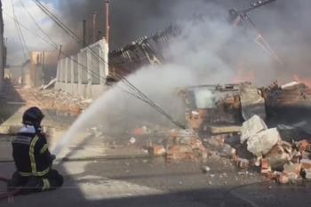 El fuego se ha declarado a las 4:15h de la madrugada en un almacén