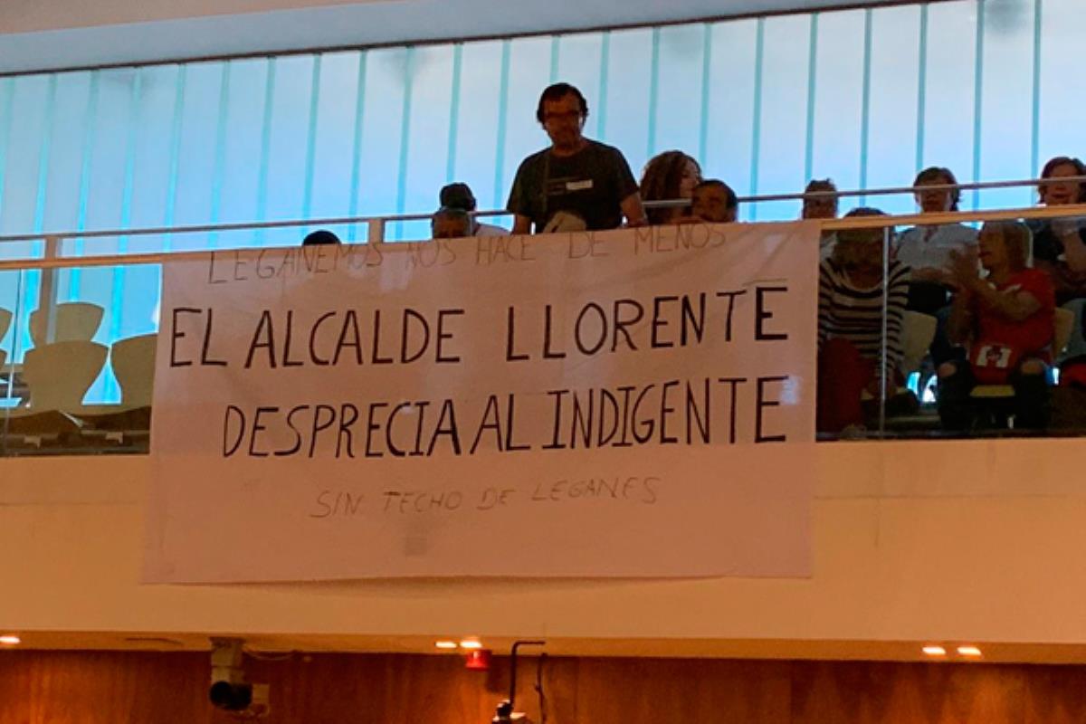 Así lo decidió el alcalde, Santiago Llorente, tras las quejas del público presente en la grada