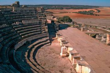 El Yacimiento Arqueológico de Segóbriga, el Monasterio de Uclés y la ruta de Isabel la Católica son los enclaves culturales escogidos