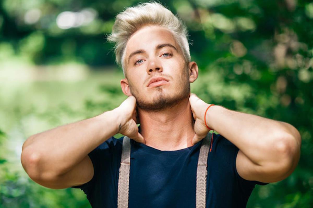 En su single, 'Everything is new', el artista trans cuenta la historia de su vida real 