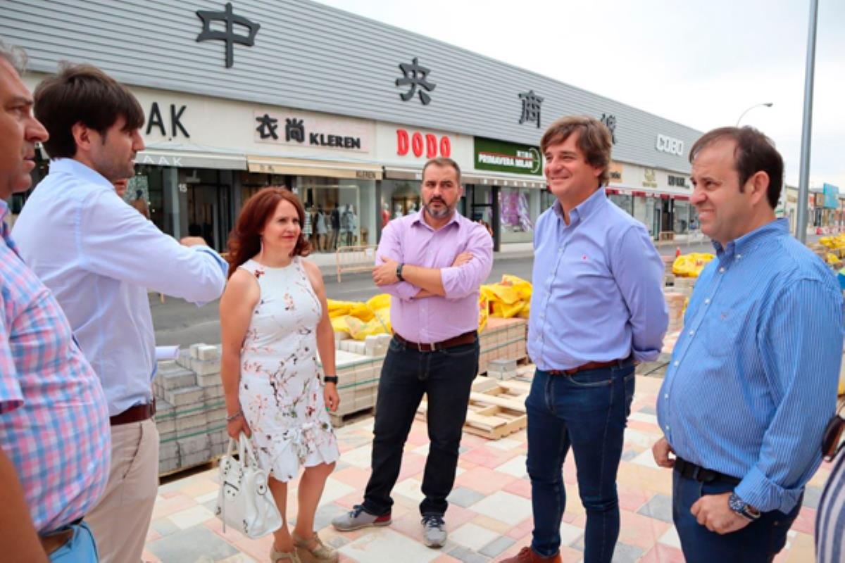 Los trabajos en los polígonos Cobo Calleja y Albadarreja se engloban en la apuesta por la dinamización de zonas industriales