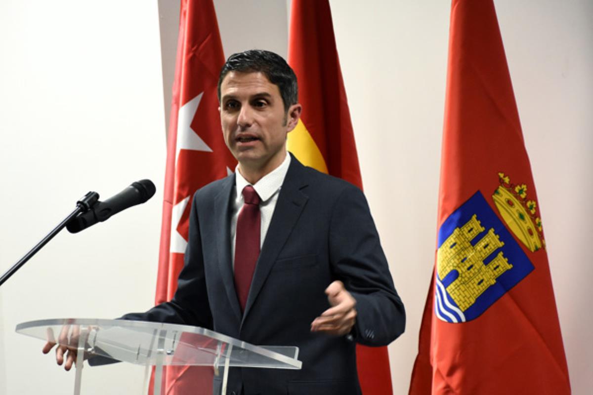 Sustituye al alcalde de Fuenlabrada, Manuel Robles