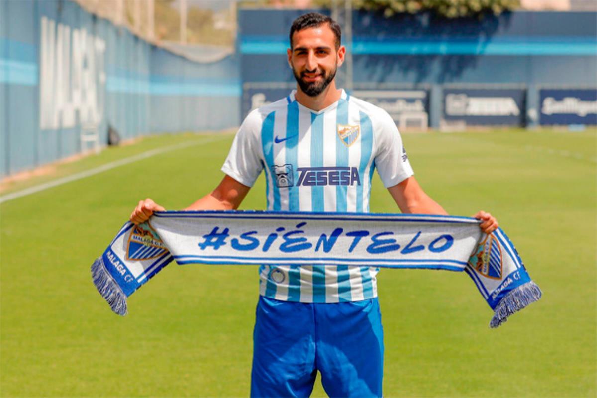 El mediocentro ha estado en las oficinas del Estadio Fernando Torres